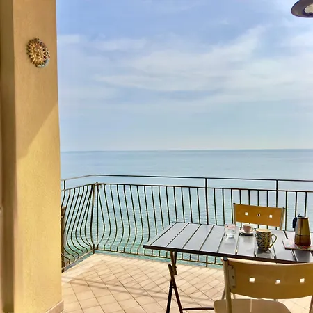 Apartment Casa Andrea - Frontemare Con Terrazza